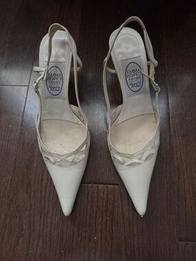 White Emma Hope’s heel